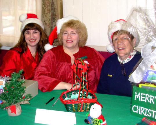 ADELE R. ARGOT/SPECIAL TO THE TIMES NEWS Helping make the Western Pocono Lioness Club annual Breakfast with Santa an astounding success were Lioness Elves, from left, Nicole Bartos, Carol Heppa, and Tena Dabour. Members of the Western Pocono Lions…