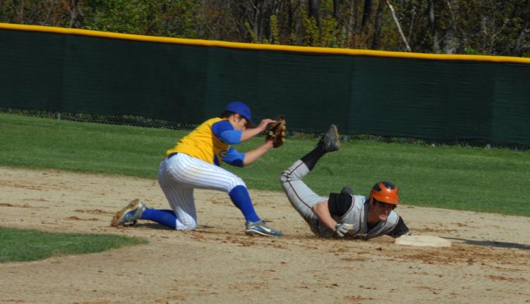 Marian, No. Lehigh, Pleasant Vy. win pair