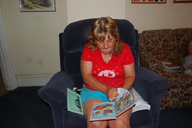 CHRIS PARKER/TIMES NEWS Tina Mazziotta settles in to enjoy a book.