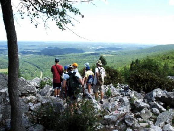 hawk_mountain_north_lookout.jpg