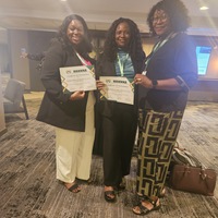 Presenters received their certificate of participation.