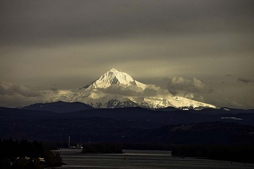 Photography-Mt Hood from the 205