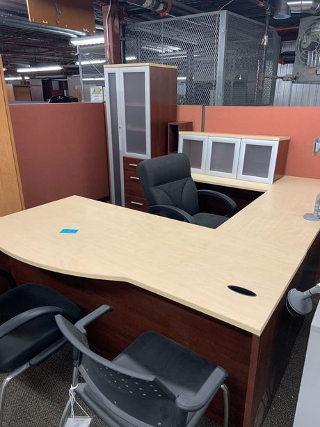 Photo of Workstations-Used furniture, vue 2, available at Oburo in Montreal