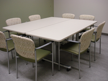 Photo of tubular-t-base-table gallery image 1. Gallery 2. Details at Oburo, your expert in office, medical clinic and classroom furniture in Montreal.