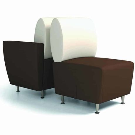 Photo of Cyrano Lounge and reception chair  by Artopex, vue 1, available at Oburo in Montreal