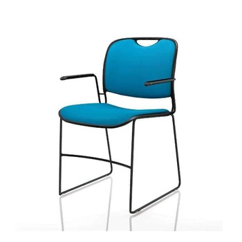 Photo of 4800 multitasking cafeteria chair by Groupe Lacasse, vue 3, available at Oburo in Montreal