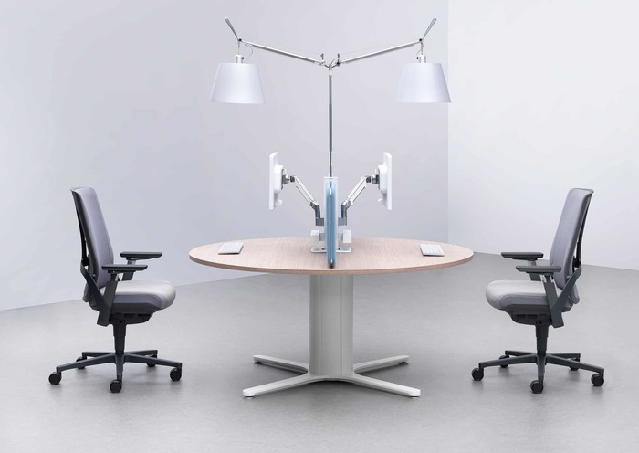 I-Work executive and multi-tasking chair by Senator - Oburo