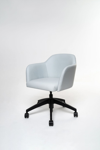 Photo of Alexia Visitors Chairs by Artopex, vue 1, available at Oburo in Montreal