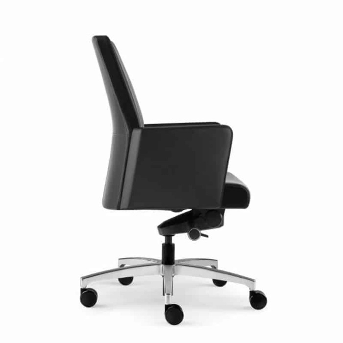 Requisite Multitasking conference chair by Allseating - Oburo