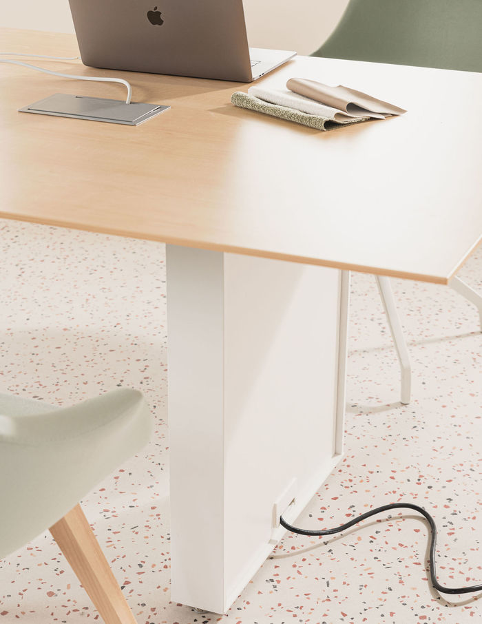 Table de Conférence Agora II Olea par Rouillard - Oburo