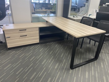 Photo de Bureau en L de MKO, vue 1, disponible chez Oburo à Montréal