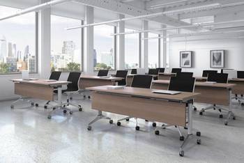 Photo de Tables Terina MC par Global, vue 1, disponible chez Oburo à Montréal