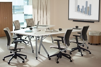 Photo de Tables Junction MC par Global, vue 4, disponible chez Oburo à Montréal
