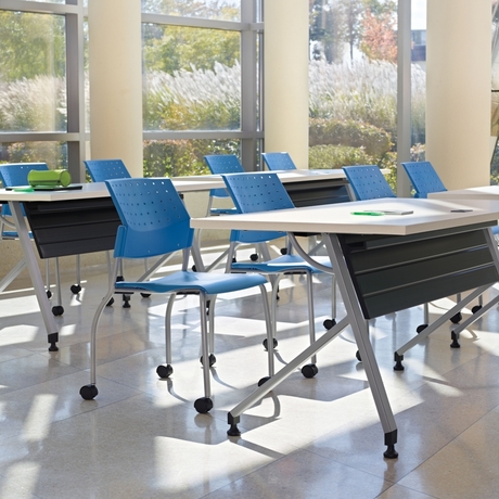 Photo de Tables Junction MC par Global, vue 1, disponible chez Oburo à Montréal