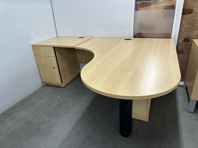 Photo de Bureau en L coin arrondi, vue 1, disponible chez Oburo à Montréal