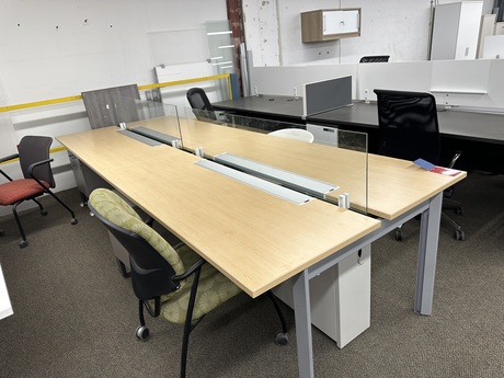 Photo of collaborative-desk-for-4-multiple-selection gallery image 3. Option 3. Details at Oburo, your expert in office, medical clinic and classroom furniture in Montreal.