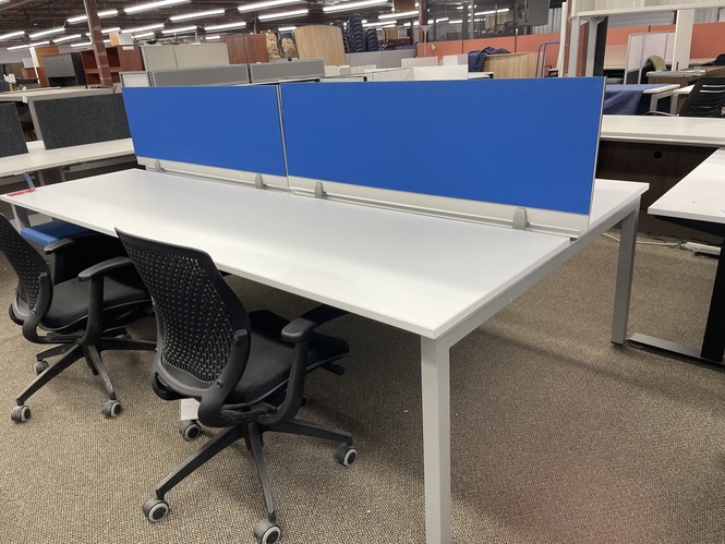 Photo of 4 Shared desks by Source, vue 1, available at Oburo in Montreal