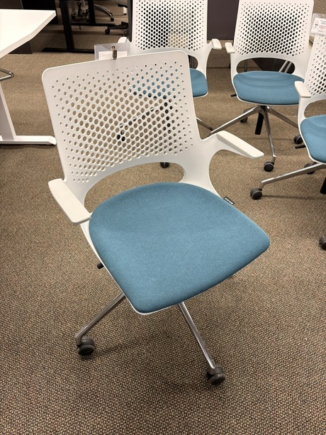 Photo of Harmony Chair by Source, vue 1, available at Oburo in Montreal