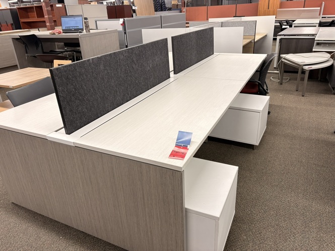 Photo of Collaborative desk for 4, vue 1, available at Oburo in Montreal