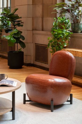 Photo de opal-fauteuil-lounge image de galerie 3. Opal - Fauteuil Lounge Image 6. Tous les détails chez Oburo, expert en mobilier de bureau pour la clinique ou la salle de classe à Montréal.