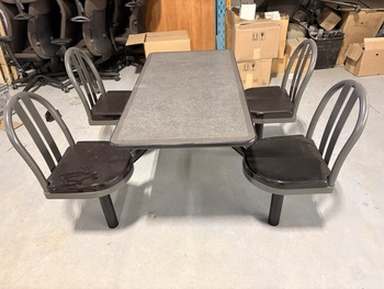 Photo de Table de cafétéria avec chaise fixe, vue 1, disponible chez Oburo à Montréal