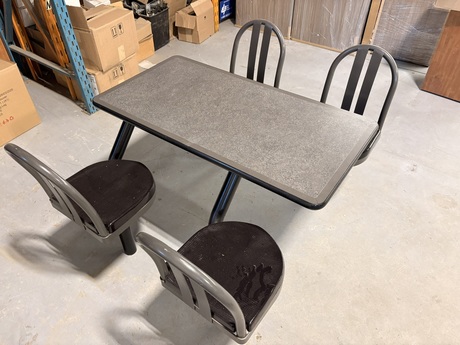 Photo de table-de-cafeteria-avec-chaise-fixe image de galerie 1. Image 2. Tous les détails chez Oburo, expert en mobilier de bureau pour la clinique ou la salle de classe à Montréal.