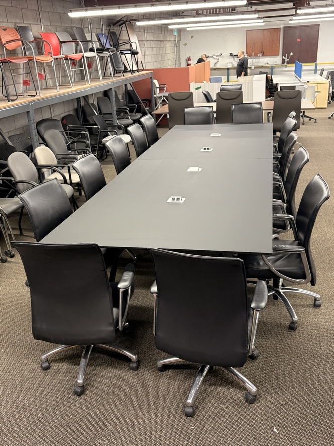 Photo of Conference Tables, vue 1, available at Oburo in Montreal