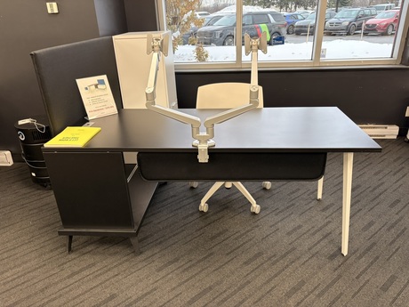 Photo of Lacasse Desk, vue 1, available at Oburo in Montreal