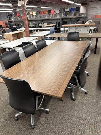 Photo of Conference table, vue 1, available at Oburo in Montreal