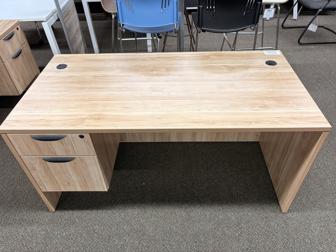 Photo of Source Desk, vue 1, available at Oburo in Montreal