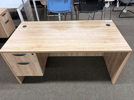 Photo of Source Desk, vue 1, available at Oburo in Montreal