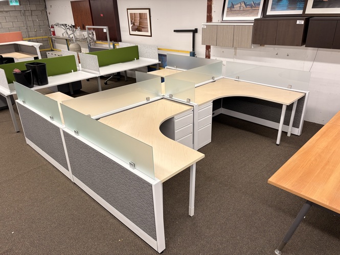 Photo de Poste de travail pour 4 personnes Global Evolve, vue 2, disponible chez Oburo à Montréal