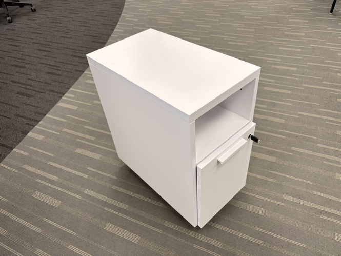Photo of White Mobile Storage Pedestal, vue 1, available at Oburo in Montreal