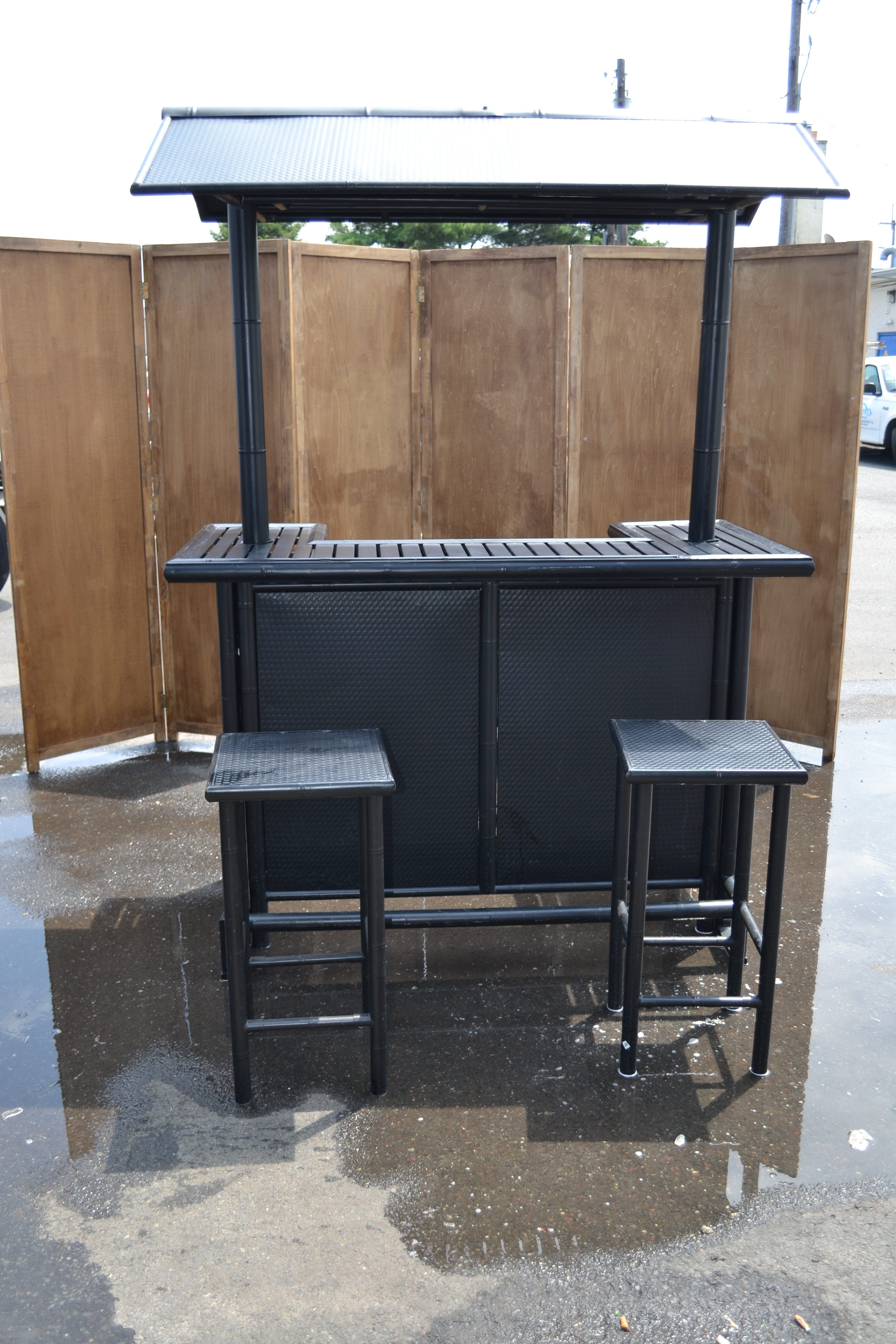 Ocean TentsBurnished Aluminim Tiki Bar