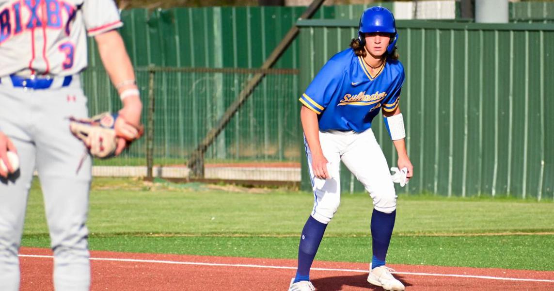 Mike Gundy provides the latest on son Gage’s baseball journey