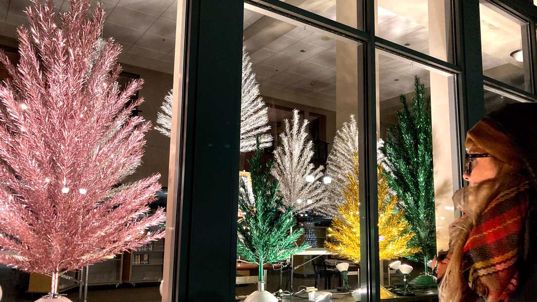 Christmas Events Madison Wi 2022 What Makes Christmas In Wisconsin Tick? These 9 Traditions Elicit Warm  Nostalgia On Cold Nights — But That Might Just Be The Brandy