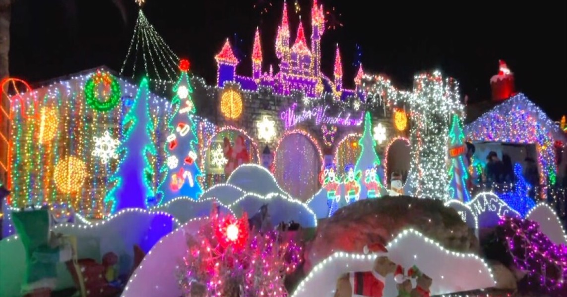 Chris Birkett Christmas 2022 Rudolph Pool! Welcome To The Winter Wonderland Arizona Holiday Light Show