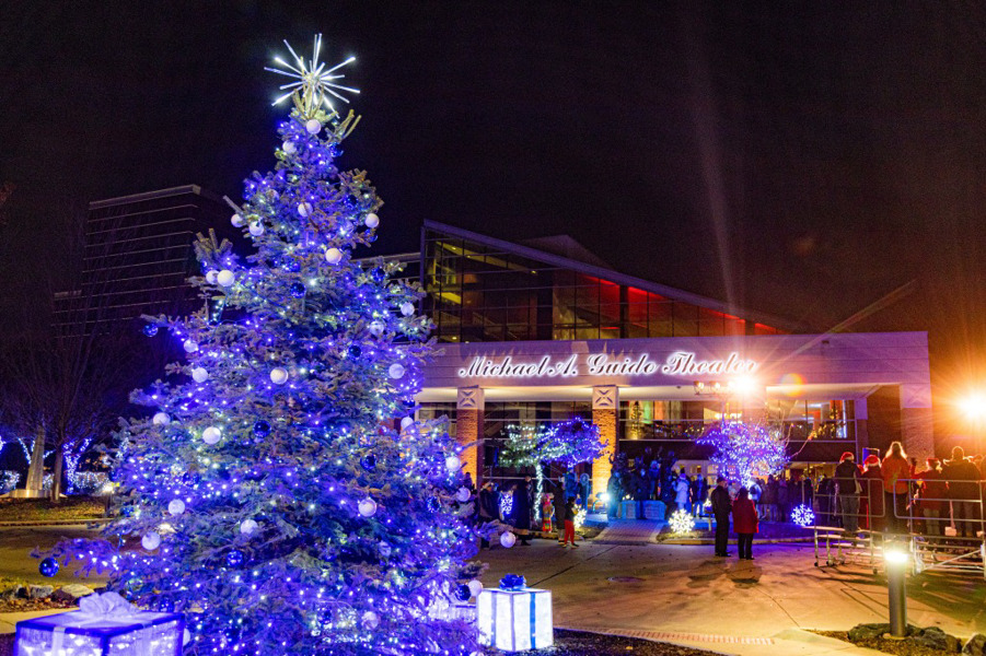 2022 Christmas Help For Dearborn Dearborn Tree Lighting Lights Up Crowds