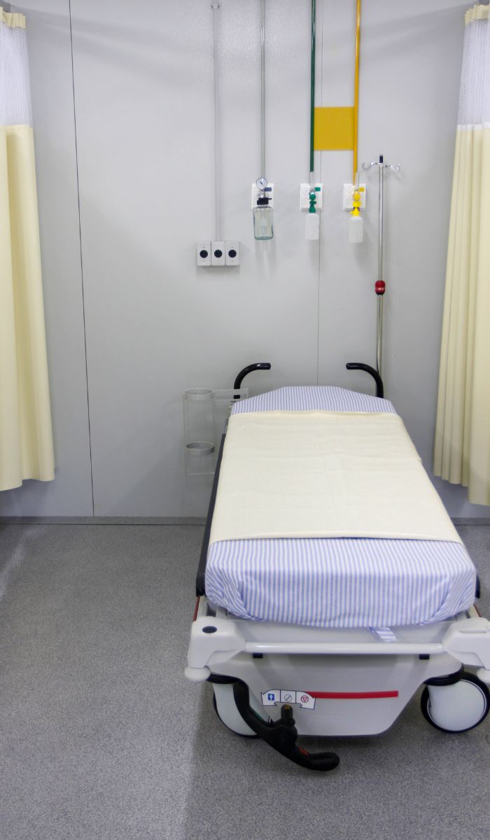 What roles do janitors, custodians, and porters play in commercial cleaning?