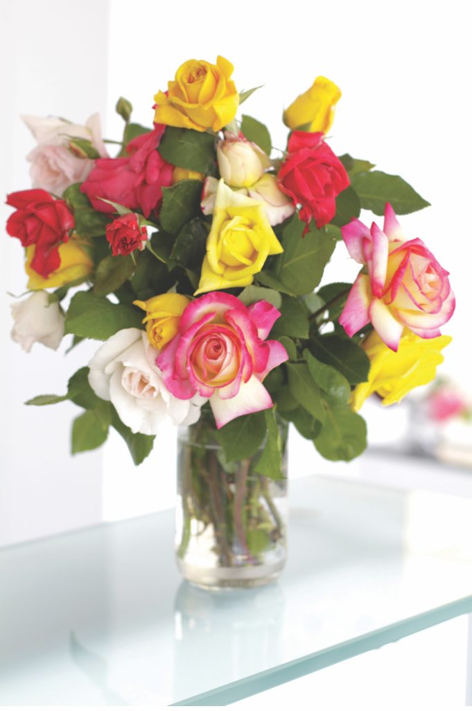 Tricks to keep floral arrangements fresh - Vimarsana News