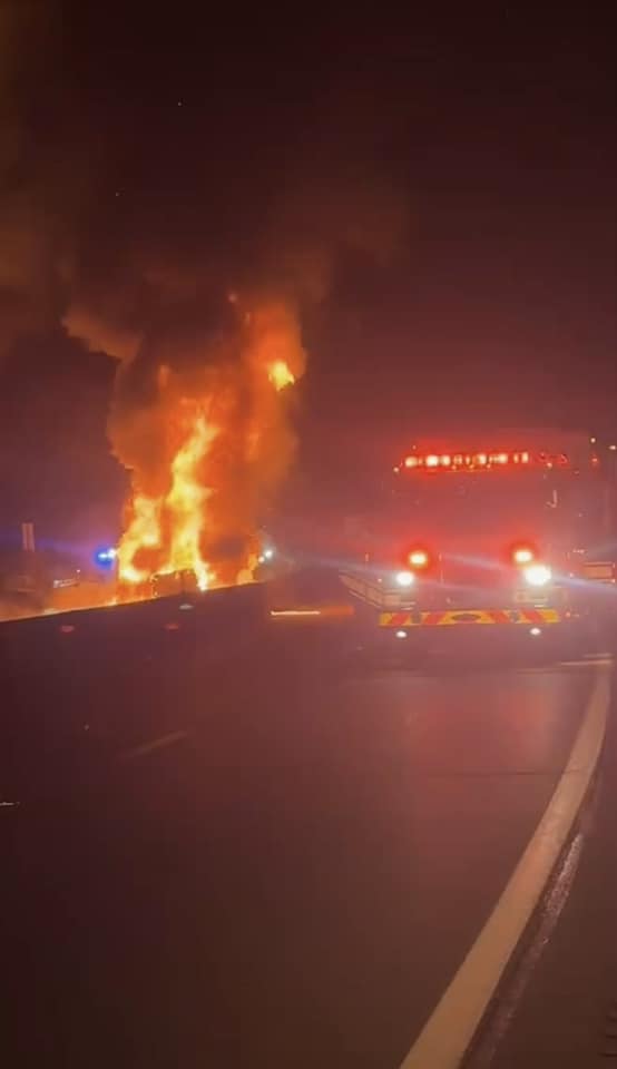 Washington man dies in fiery wrong-way crash - Vimarsana News
