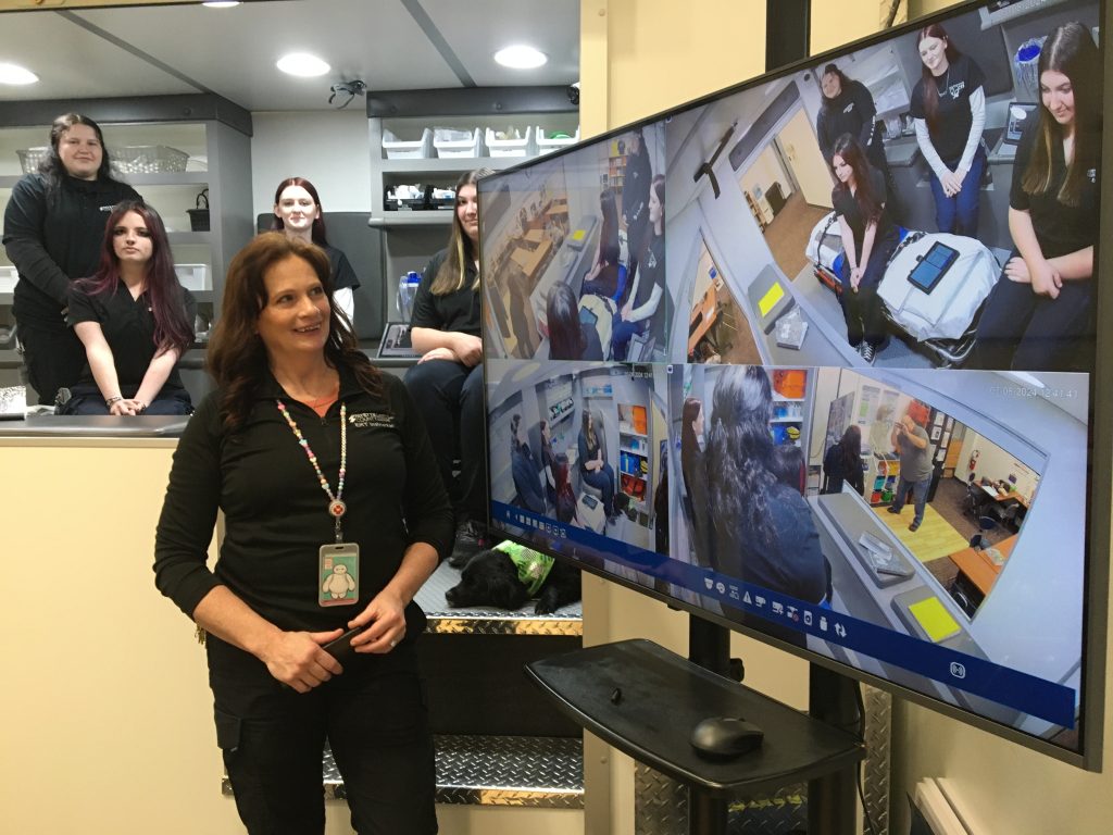 Ambulance simulator offers Fayette CTI students hands-on experience - Vimarsana News