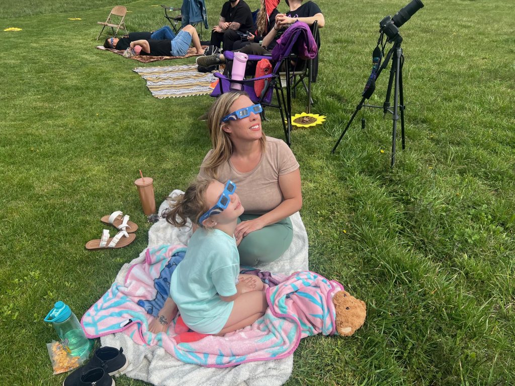 Solar eclipse wows watchers in Fayette County - Vimarsana News