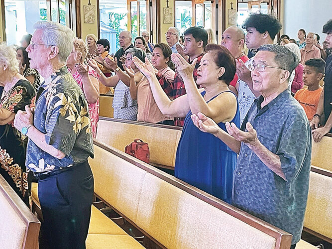 Maui faithful face reality of loss | News, Sports, Jobs - Vimarsana News