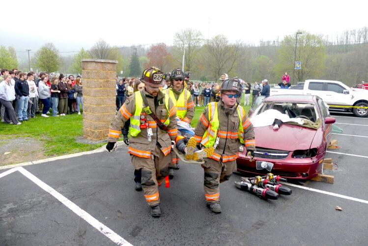 'This is real' : BAHS students learn about dire consequences and risks of impaired, distracted driving | News, Sports, Jobs - Vimarsana News