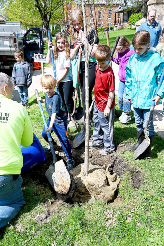 Borough celebrates Arbor Day | News, Sports, Jobs - Vimarsana News