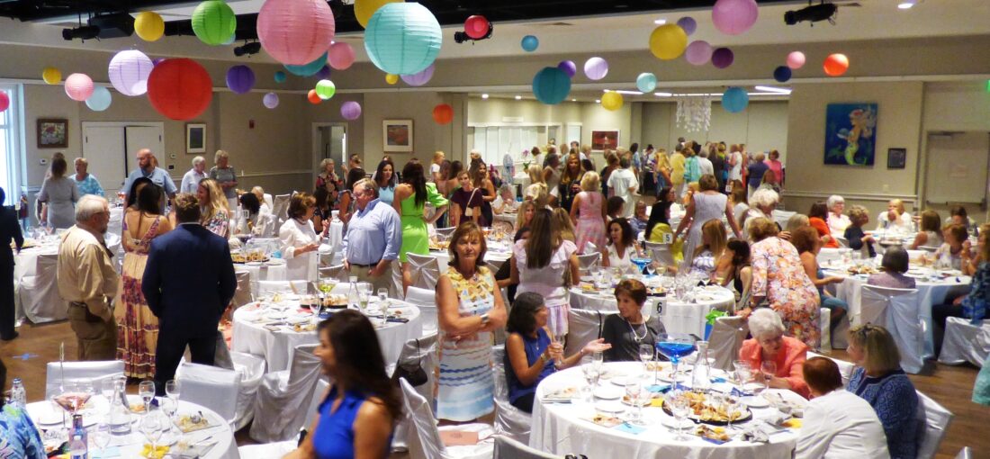 Fashion & Fizz draws a happy crowd | News, Sports, Jobs - SANIBEL-CAPTIVA - Island Reporter, Islander and Current - Vimarsana News