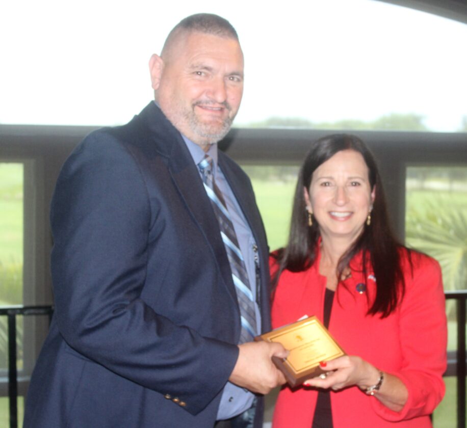 Sanibel police officer earns Lee Bar Association's top honor | News, Sports, Jobs - SANIBEL-CAPTIVA - Vimarsana News
