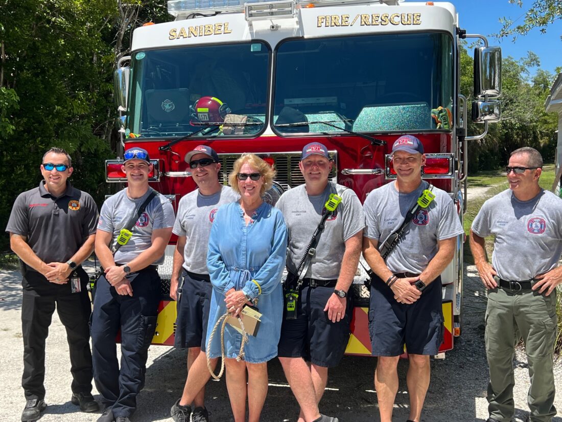 Sanibel fire crew assists historical village with schoolhouse bell | News, Sports, Jobs - SANIBEL-CAPTIVA - Vimarsana News