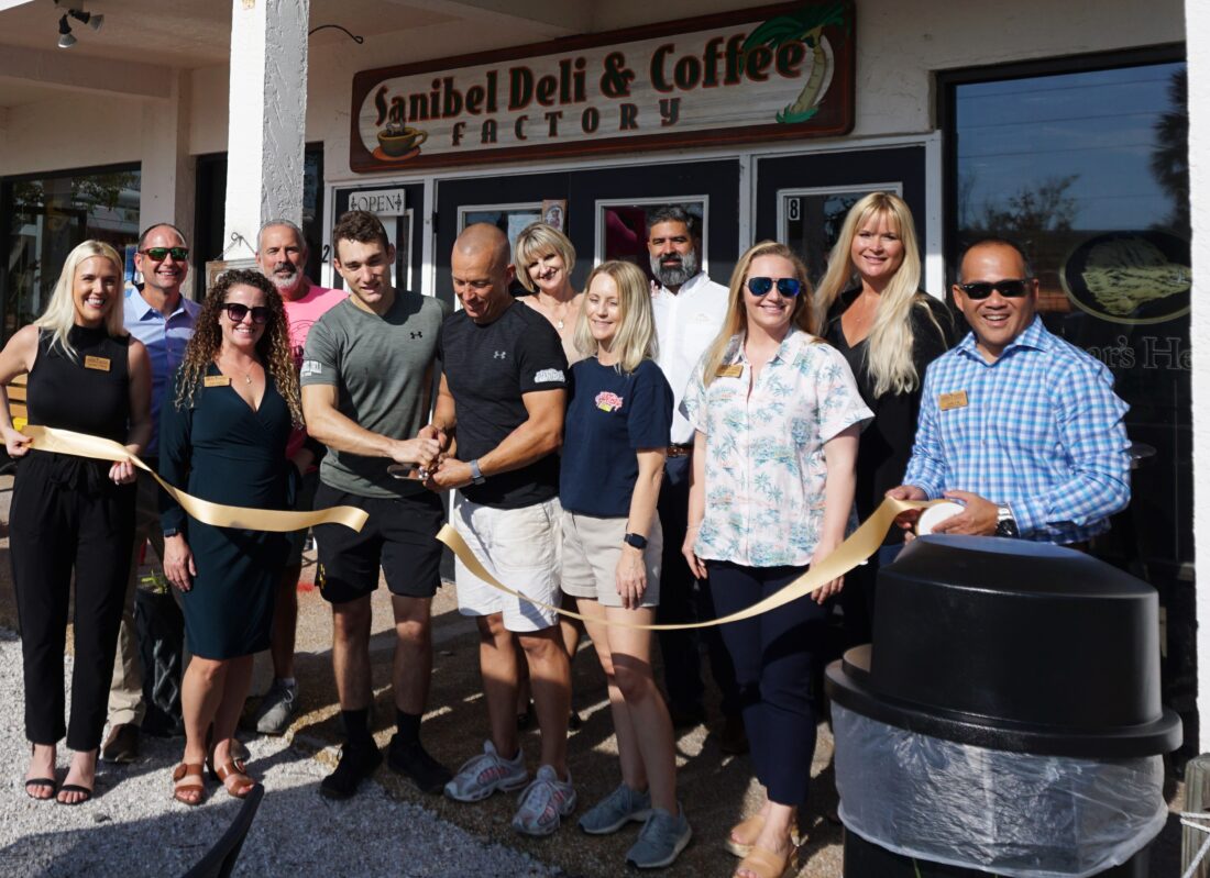 Chamber ribbon-cutting marks reopening of Sanibel Deli | News, Sports, Jobs - SANIBEL-CAPTIVA - Vimarsana News